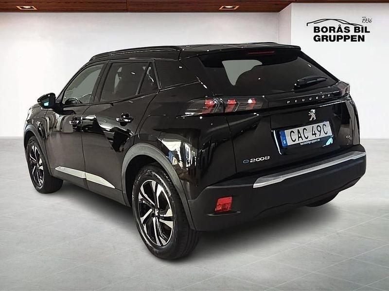Begagnad Peugeot e-2008 GT 100 kW (137 HK) 2022 Svart SUV