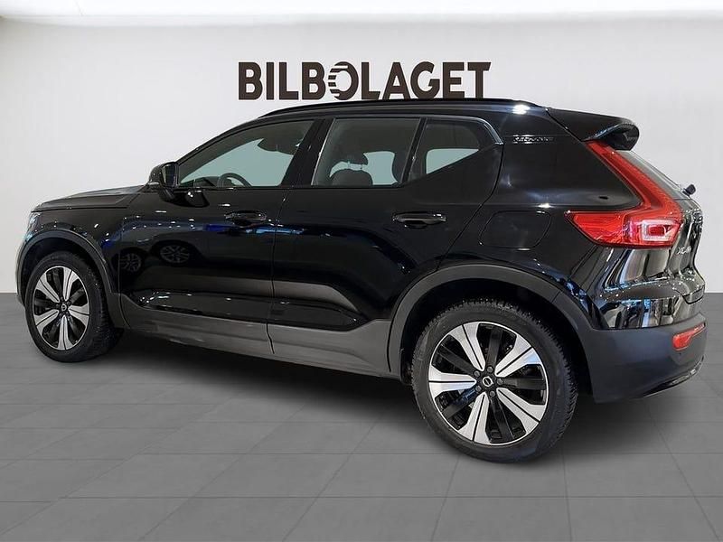 Begagnad Volvo XC40 Core 185 kW (252 HK) 2023 Svart SUV