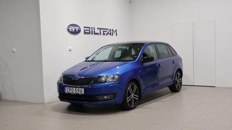 Blå Begagnad 2014 Skoda Rapid Style Halvkombi | 99 900 kr (Superpris) - Bild 1/4