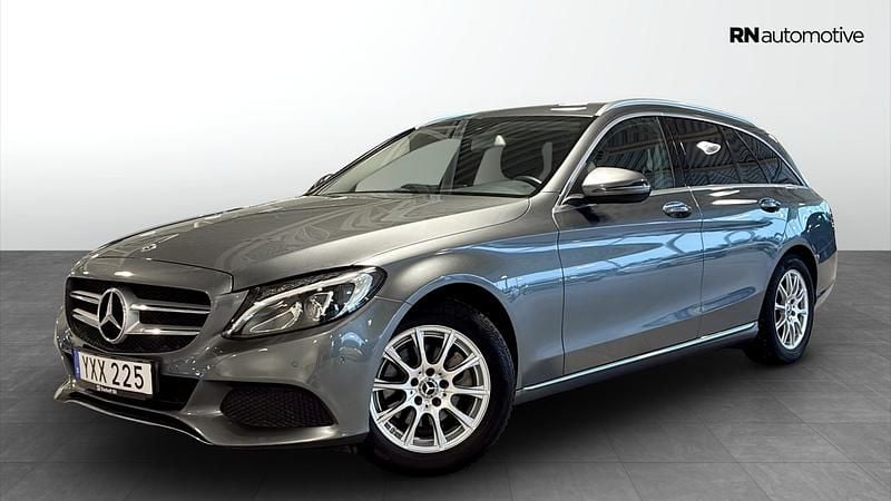 Grå Begagnad 2017 Mercedes C180 Avantgarde Kombi | 225 000 kr (Marknadspris) - Bild 1/4