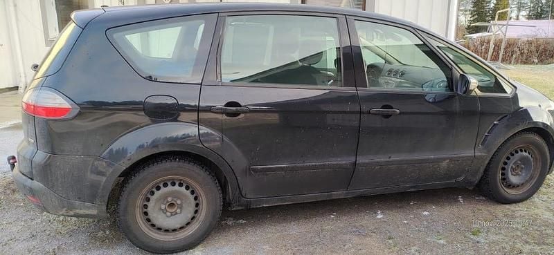 Begagnad Ford S-MAX S 140 HK (102 kW) 2010 Minibuss