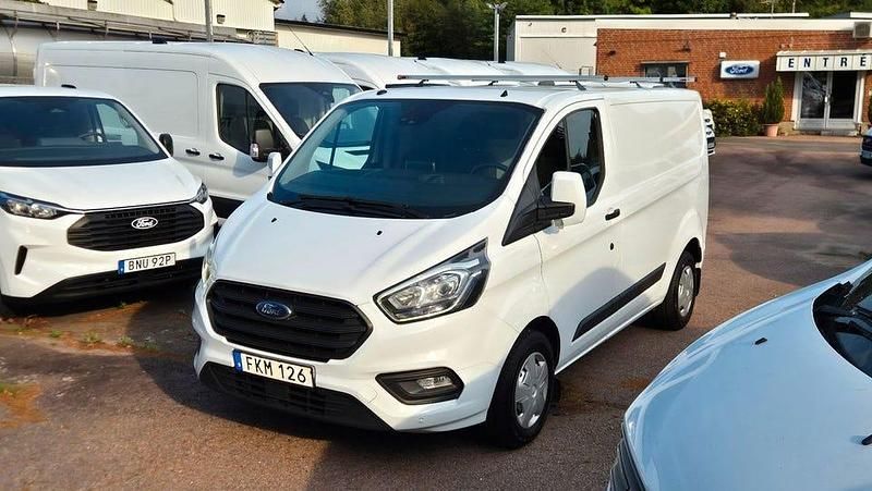 Vit Begagnad 2018 Ford Transit Custom Van | 173 750 kr - Bild 1/4