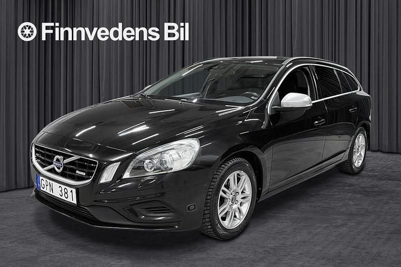 Svart Begagnad 2011 Volvo V60 R-Design Kombi | 128 800 kr (Marknadspris) - Bild 1/4