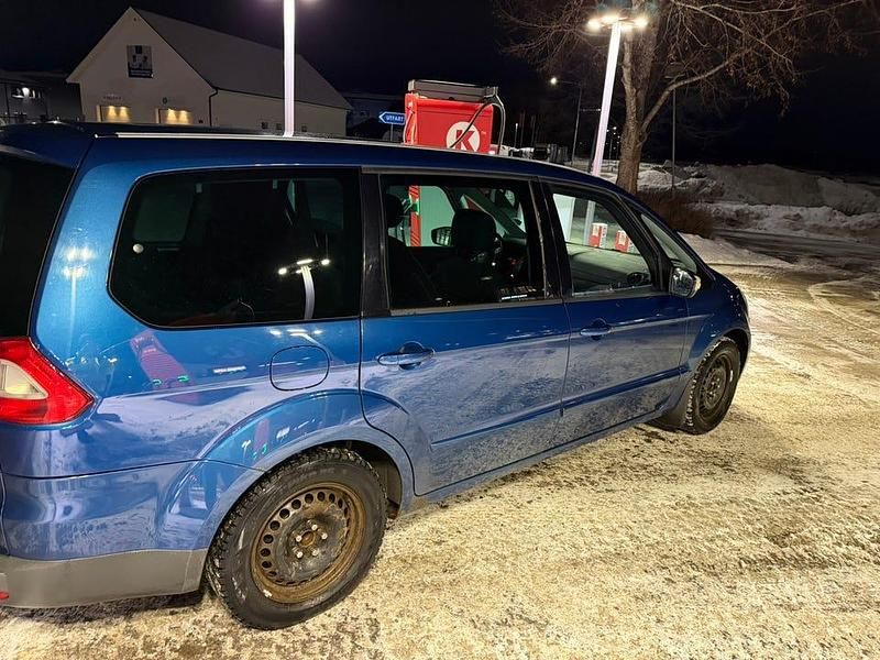 Begagnad Ford Galaxy 145 HK (106 kW) 2007 Minibuss