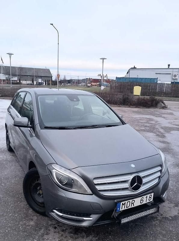 Begagnad 2012 Mercedes B180 Minibuss | 86 500 kr (Bra pris) - Bild 1/4