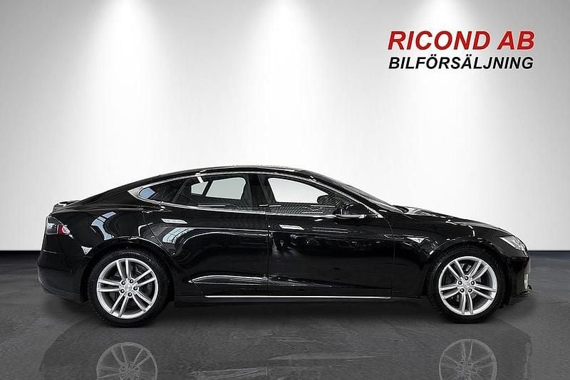 Begagnad Tesla Model S 386 kW (525 HK) 2015 Svart Halvkombi