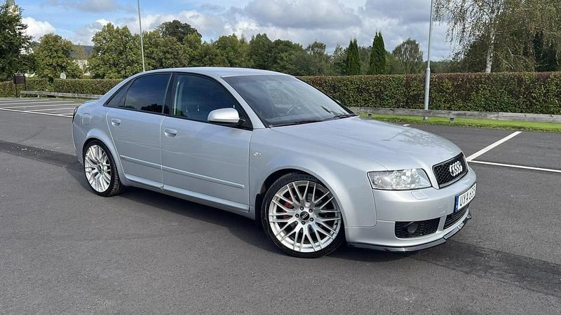 Silver Begagnad 2004 Audi A4 Sedan | 39 000 kr (Dyr) - Bild 1/4