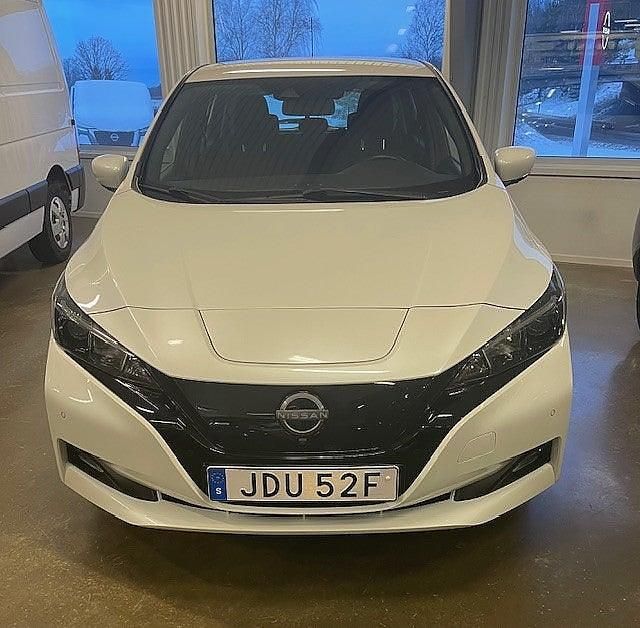 Vit Begagnad 2022 Nissan Leaf Acenta Halvkombi | 229 000 kr - Bild 1/1