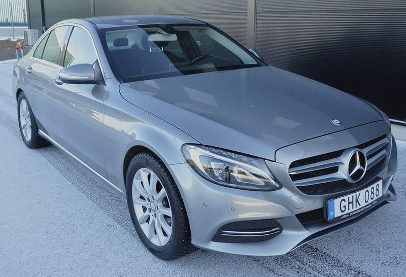Begagnad Mercedes C220 Avantgarde 170 HK (125 kW) 2014 Silver Sedan