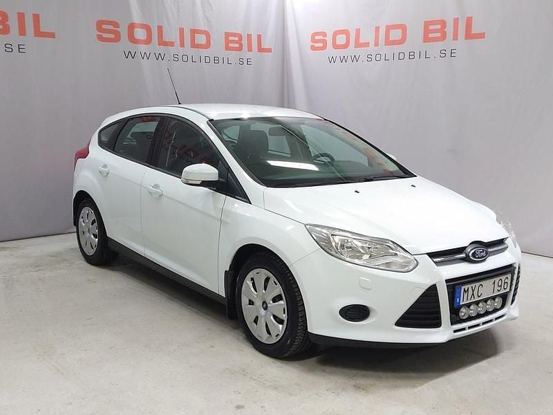 Vit Begagnad 2012 Ford Focus Trend Halvkombi | 79 000 kr (Marknadspris) - Bild 1/4