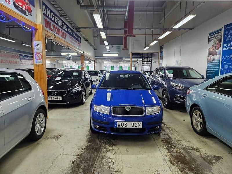 Begagnad Skoda Fabia 75 HK (55 kW) 2005 Blå Halvkombi