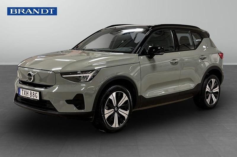 Grön Begagnad 2023 Volvo XC40 Core SUV | 349 900 kr - Bild 1/3