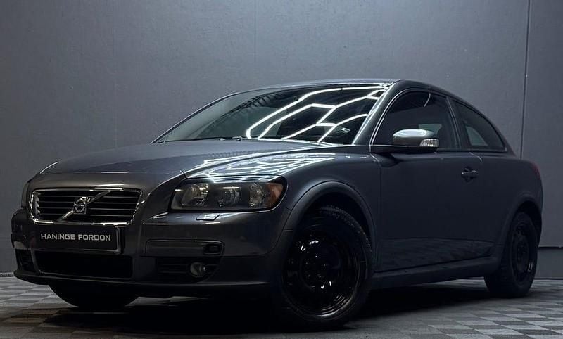 Grå Begagnad 2008 Volvo C30 Momentum Halvkombi | 49 900 kr - Bild 1/2