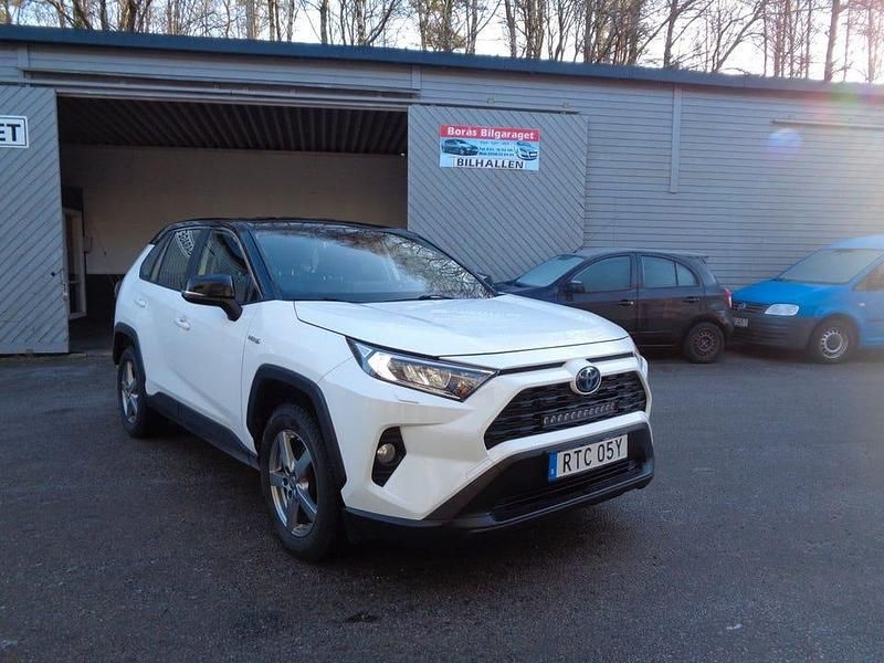 Begagnad Toyota RAV4 Hybrid Active 222 HK (163 kW) 2020 Vit SUV