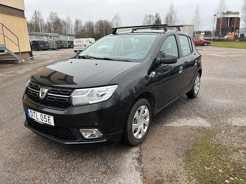 Svart Begagnad 2019 Dacia Sandero Halvkombi | 79 900 kr (Bra pris) - Bild 1/4