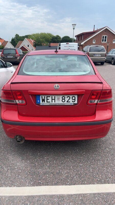 Röd Begagnad 2005 Saab 9-3 Linear Sedan | 8 500 kr (Marknadspris) - Bild 1/4