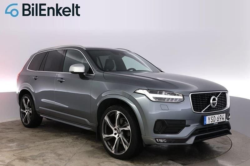Grå Begagnad 2017 Volvo XC90 R-Design SUV | 449 900 kr (Marknadspris) - Bild 1/4