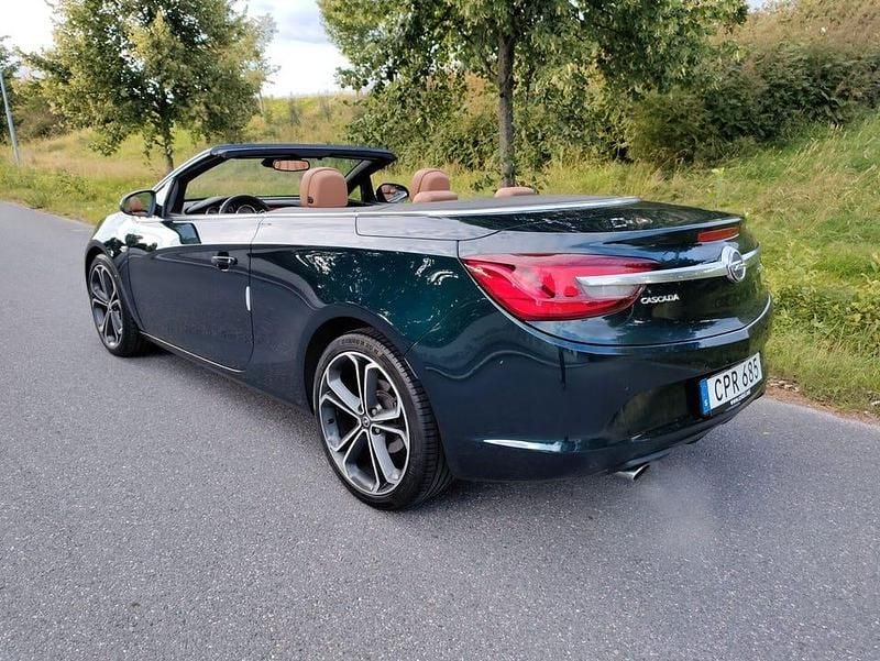 Begagnad Opel Cascada 170 HK (125 kW) 2014 Grön (grönmetallic) Cab