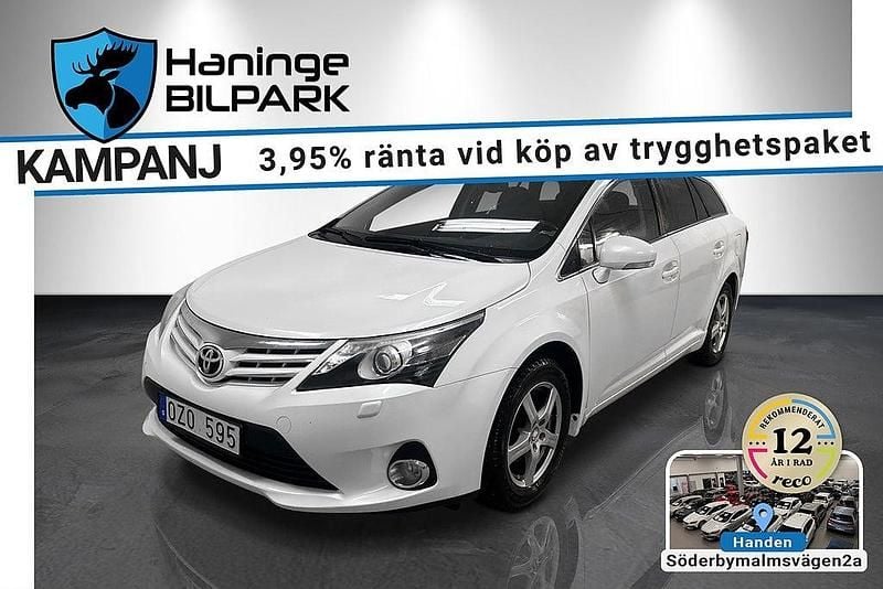 Vit Begagnad 2013 Toyota Avensis Business Edition Kombi | 124 900 kr (Lite dyr) - Bild 1/2