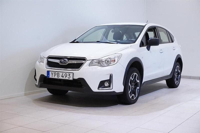 Vit Begagnad 2017 Subaru XV SUV | 179 900 kr (Marknadspris) - Bild 1/4
