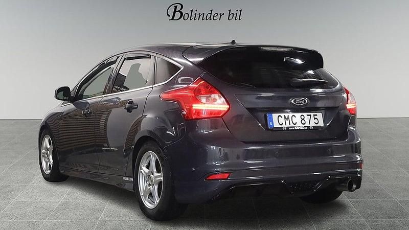 Begagnad Ford Focus Titanium 116 HK (85 kW) 2014 Grå Halvkombi