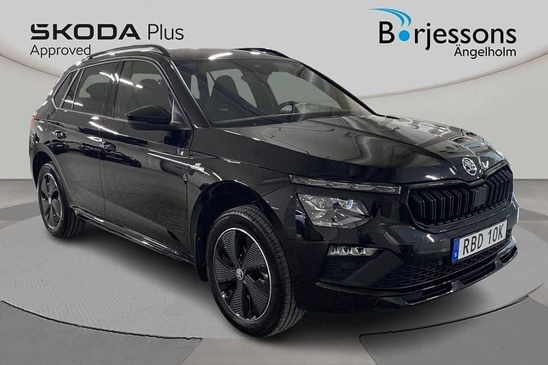Svart Begagnad 2024 Skoda Kamiq Monte Carlo SUV | 284 000 kr (Marknadspris) - Bild 1/4