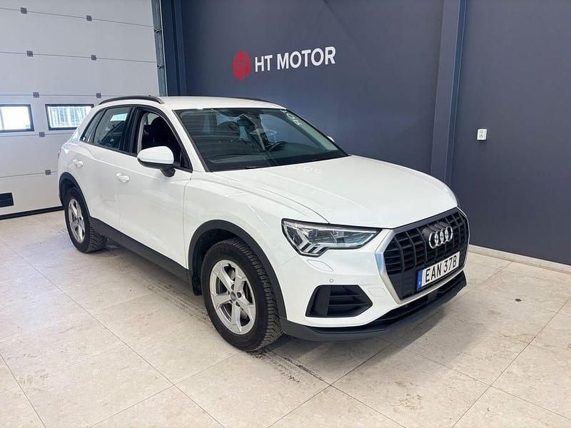 Vit Begagnad 2021 Audi Q3 Proline SUV | 258 800 kr (Marknadspris) - Bild 1/4