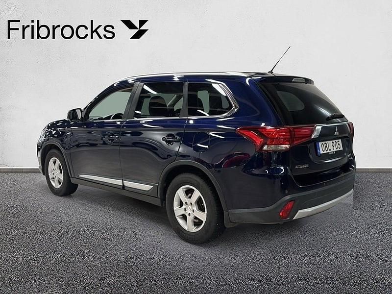 Begagnad Mitsubishi Outlander 150 HK (110 kW) 2016 Blå SUV