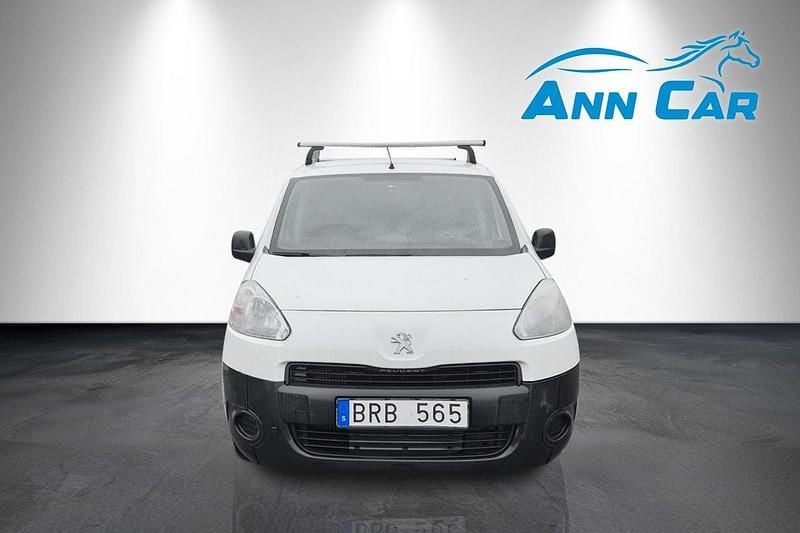Vit Begagnad 2013 Peugeot Partner Minibuss | 39 900 kr (Bra pris) - Bild 1/4