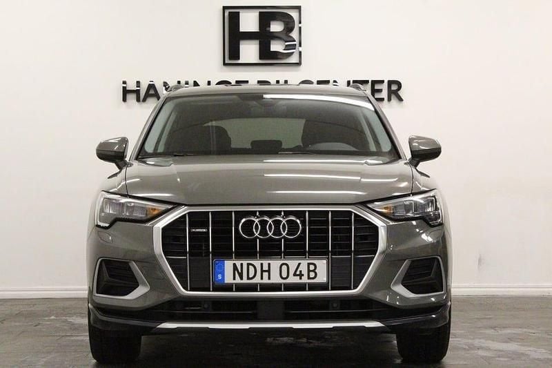 Begagnad Audi Q3 Advanced 190 HK (139 kW) 2021 Grå SUV