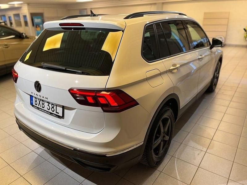 Begagnad VW Tiguan 150 HK (110 kW) 2023 Vit SUV