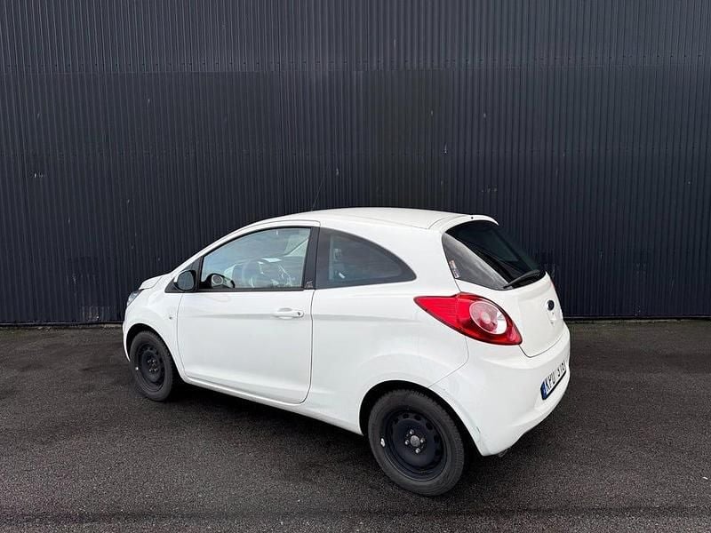 Begagnad Ford Ka Titanium 69 HK (50 kW) 2010 Vit Halvkombi