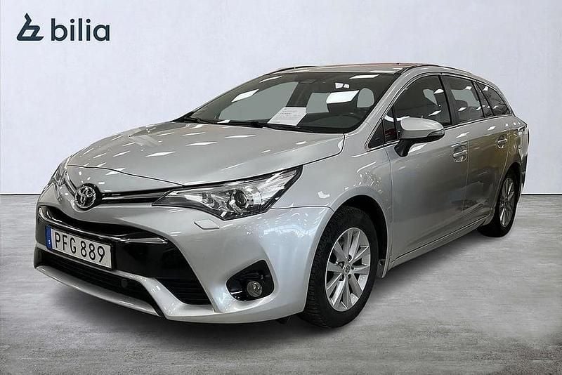 Begagnad Toyota Avensis Active 148 HK (108 kW) 2017 Silver Kombi