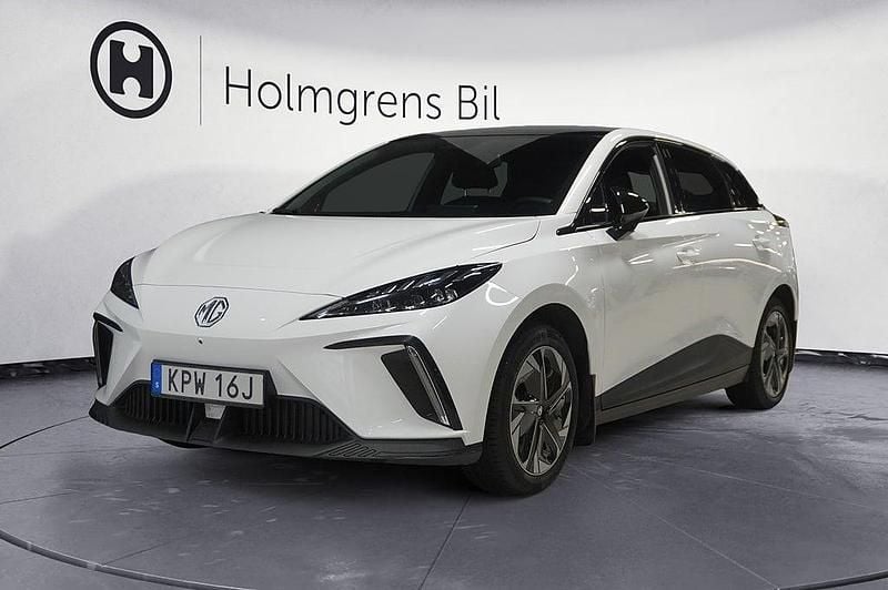 Dover white Begagnad 2022 MG MG4 EV Halvkombi | 234 800 kr (Marknadspris) - Bild 1/4