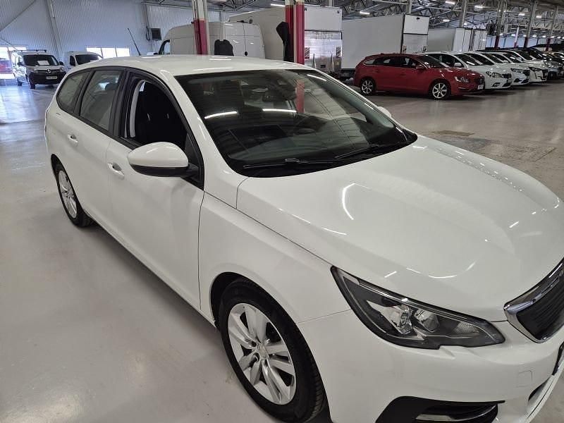 Begagnad Peugeot 308 Active 131 HK (96 kW) 2019 Vit Kombi