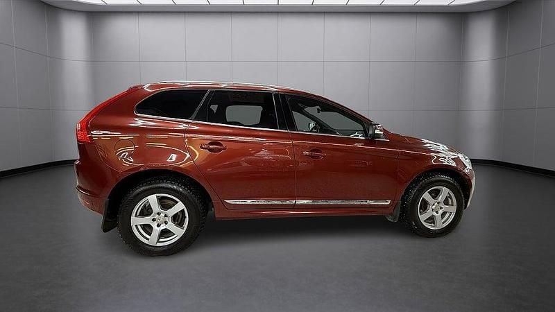Begagnad Volvo XC60 Summum 163 HK (119 kW) 2013 Röd SUV