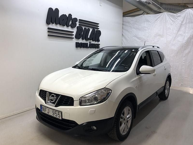 Vit Begagnad 2012 Nissan Qashqai +2 SUV | 99 900 kr (Lite dyr) - Bild 1/4