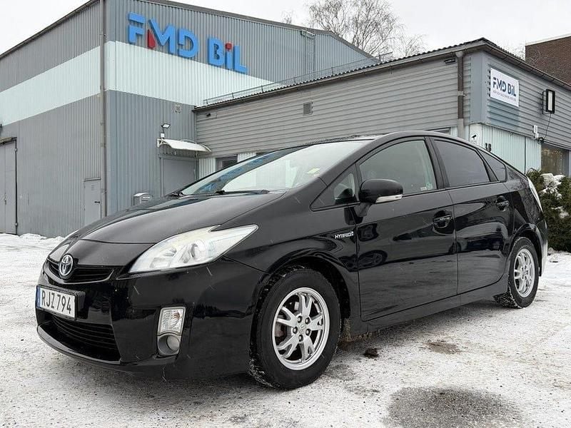 Begagnad Toyota Prius 136 HK (100 kW) 2010 Svart Halvkombi