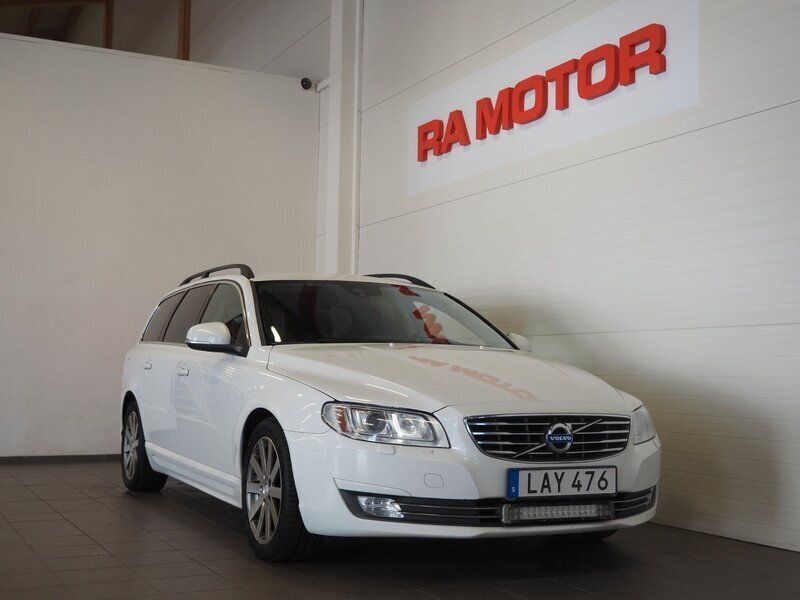 Vit Begagnad 2014 Volvo V70 Momentum Kombi | 129 900 kr (Marknadspris) - Bild 1/3