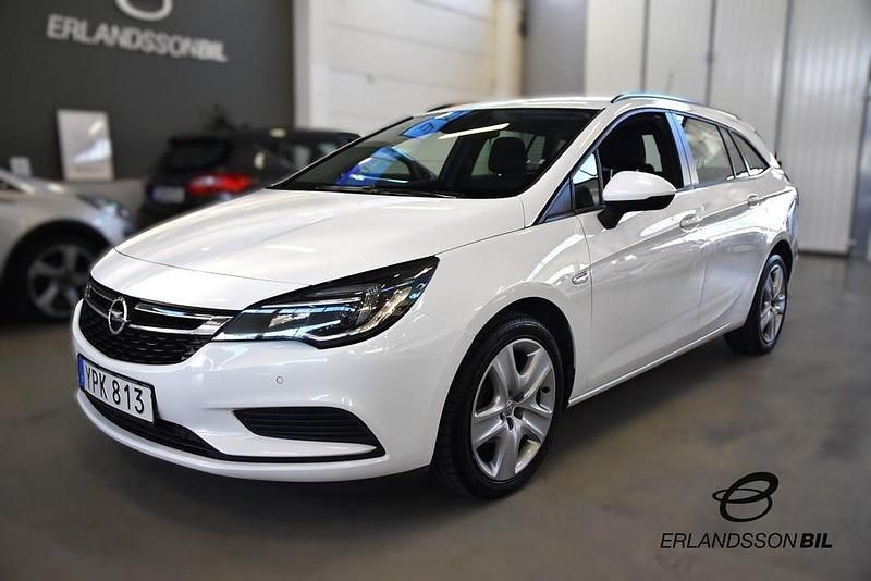 Vit Begagnad 2018 Opel Astra Enjoy Kombi | 149 900 kr (Marknadspris) - Bild 1/4
