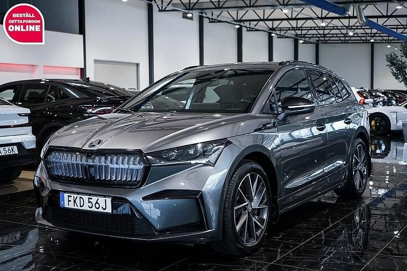 Grå Begagnad 2022 Skoda Enyaq iV SportLine SUV | 359 499 kr (Superpris) - Bild 1/4