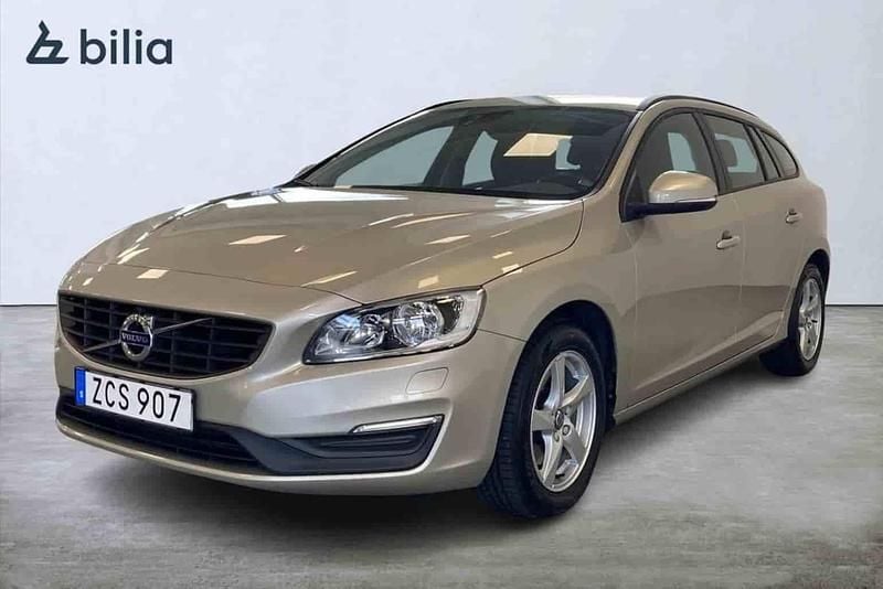 Brun Begagnad 2018 Volvo V60 Kombi | 209 900 kr (Bra pris) - Bild 1/1