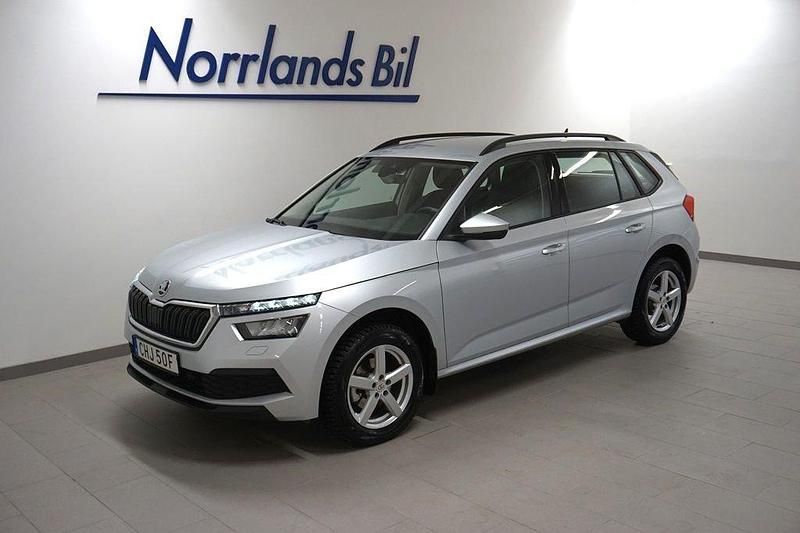 Silver (brilliant silver metallic) Begagnad 2023 Skoda Kamiq SUV | 229 900 kr (Marknadspris) - Bild 1/4