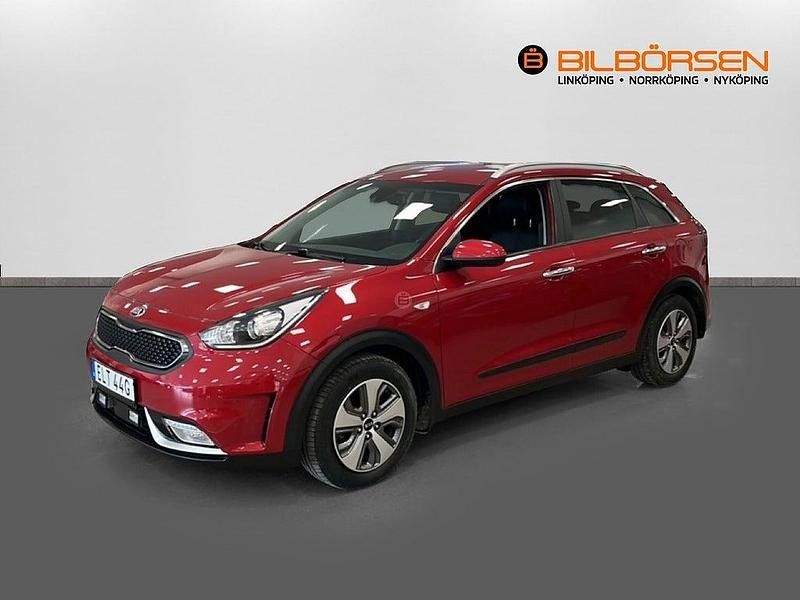 Röd Begagnad 2018 Kia Niro Advance SUV | 189 900 kr (Marknadspris) - Bild 1/4