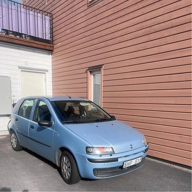 Blå Begagnad 2001 Fiat Punto Halvkombi | 5 000 kr - Bild 1/4