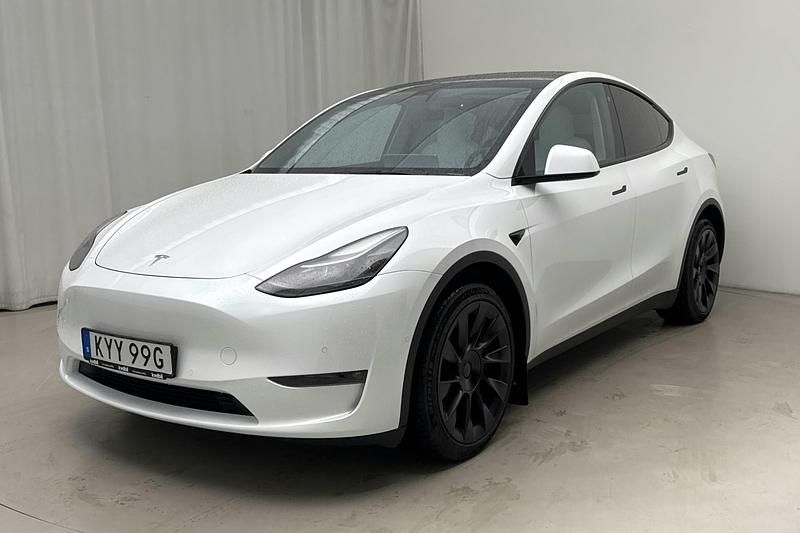 Vit Begagnad 2021 Tesla Model Y SUV | 319 000 kr - Bild 1/4