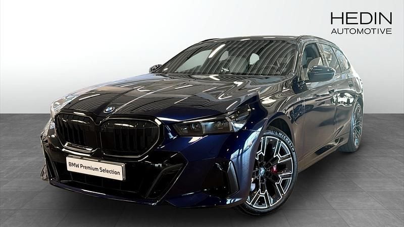 Begagnad 2024 BMW 530e M Sport Kombi | 698 700 kr (Dyr) - Bild 1/4