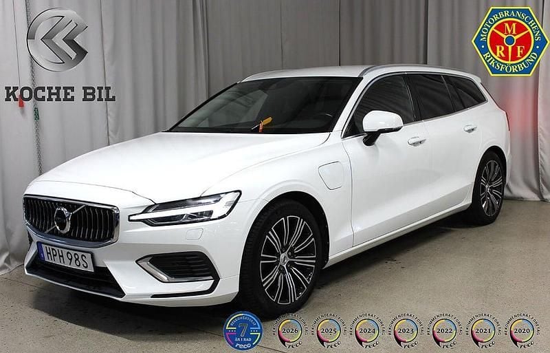 Begagnad Volvo V60 Inscription 253 HK (186 kW) 2021 Vit Kombi