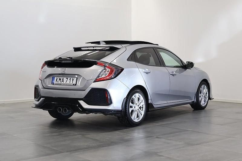 Begagnad Honda Civic 182 HK (133 kW) 2018 Silver Halvkombi