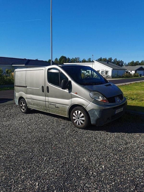 Silver Begagnad 2007 Renault Trafic Van | 15 000 kr - Bild 1/3